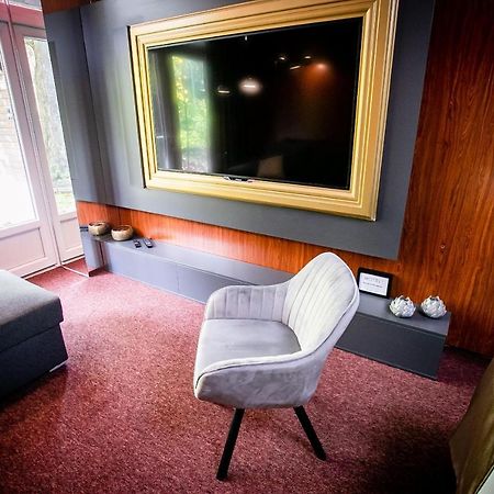 Motel1- A Megfizetheto Luxus! Dunaujvaros Luaran gambar