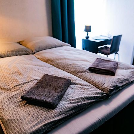 Motel1- A Megfizetheto Luxus! Dunaujvaros Luaran gambar