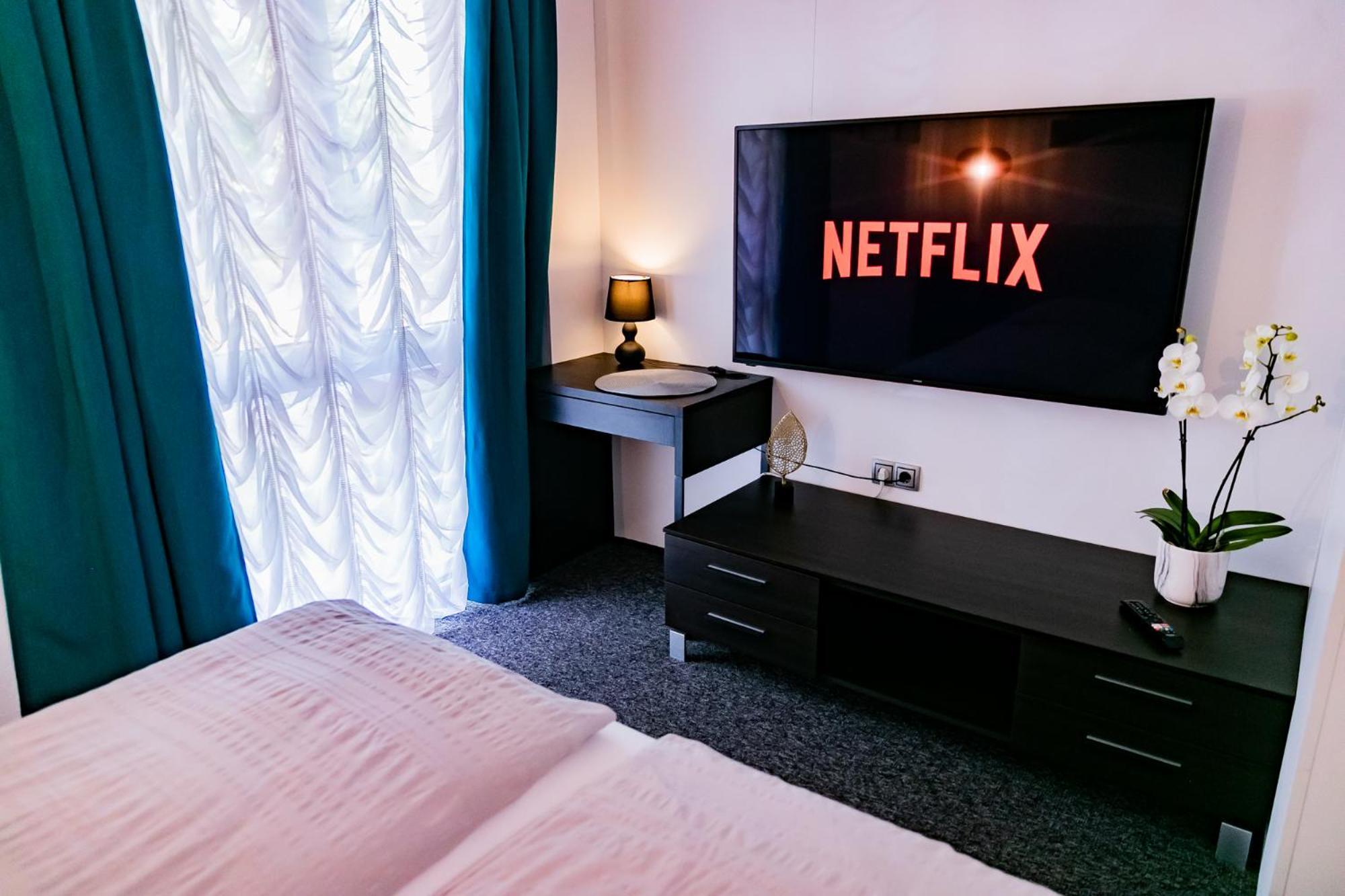 Motel1- A Megfizetheto Luxus! Dunaujvaros Luaran gambar