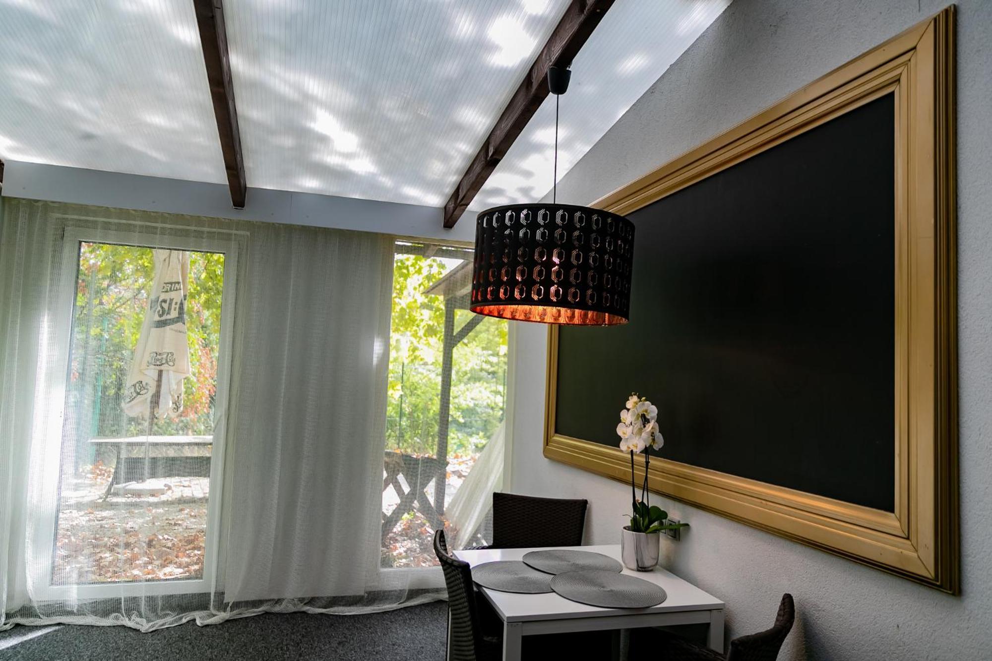Motel1- A Megfizetheto Luxus! Dunaujvaros Luaran gambar