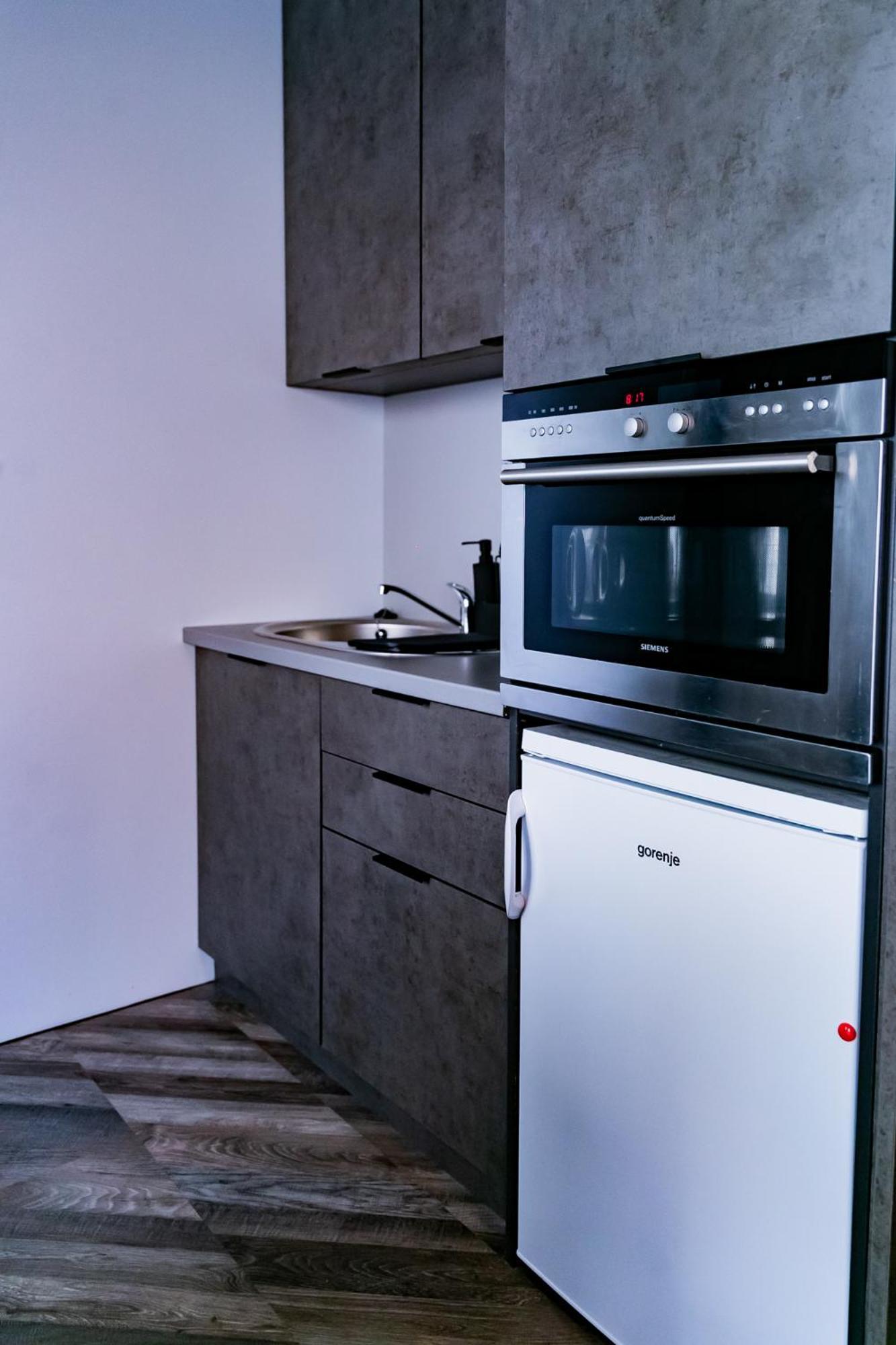 Motel1- A Megfizetheto Luxus! Dunaujvaros Luaran gambar