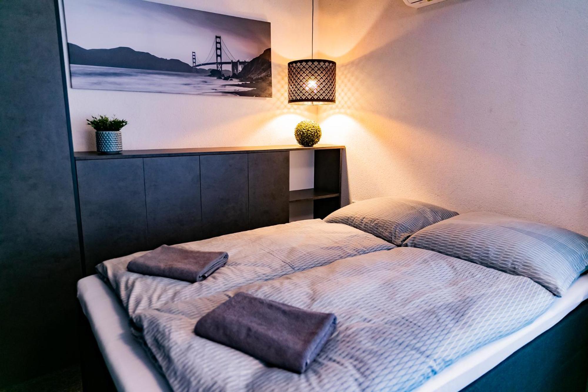 Motel1- A Megfizetheto Luxus! Dunaujvaros Luaran gambar