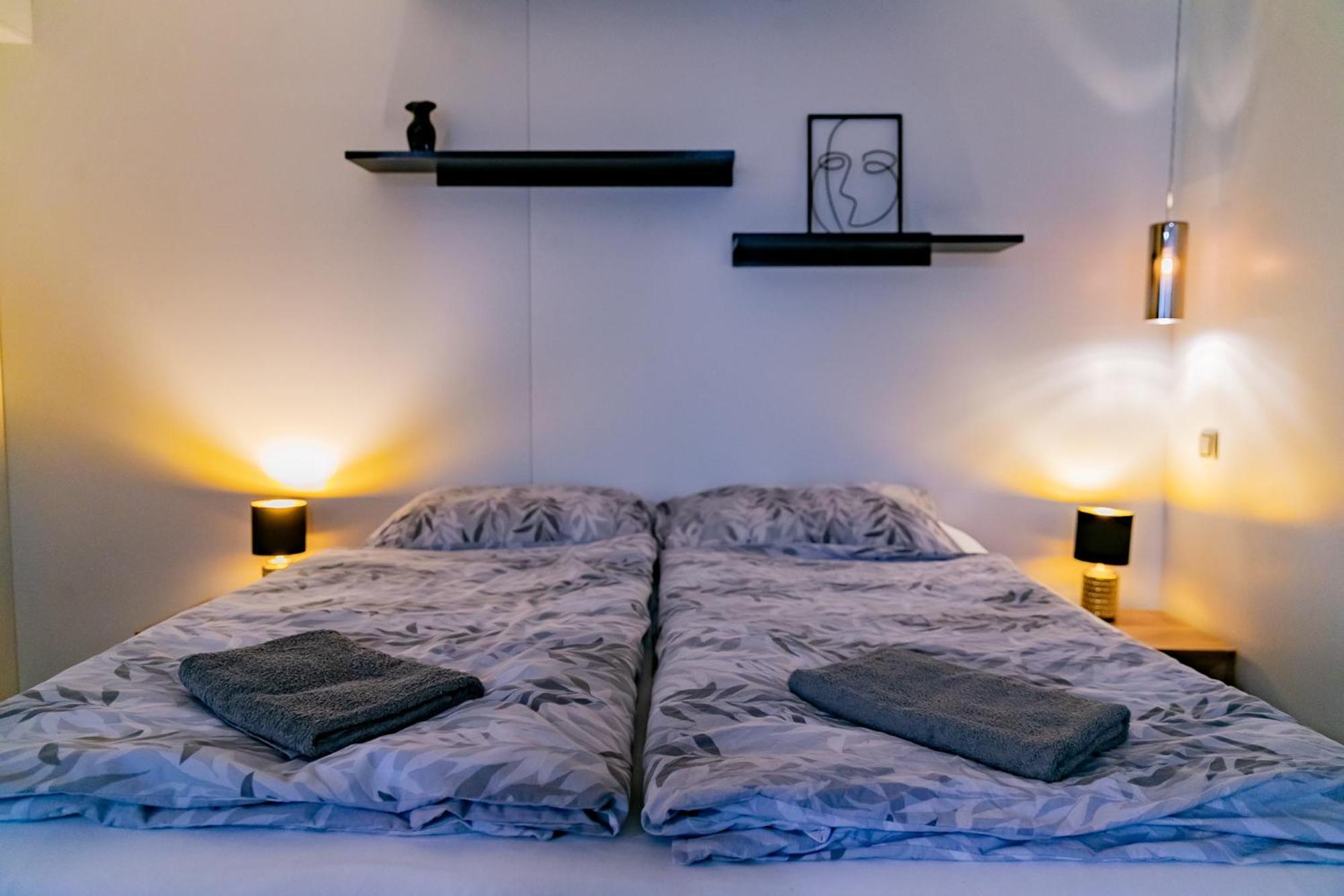 Motel1- A Megfizetheto Luxus! Dunaujvaros Luaran gambar