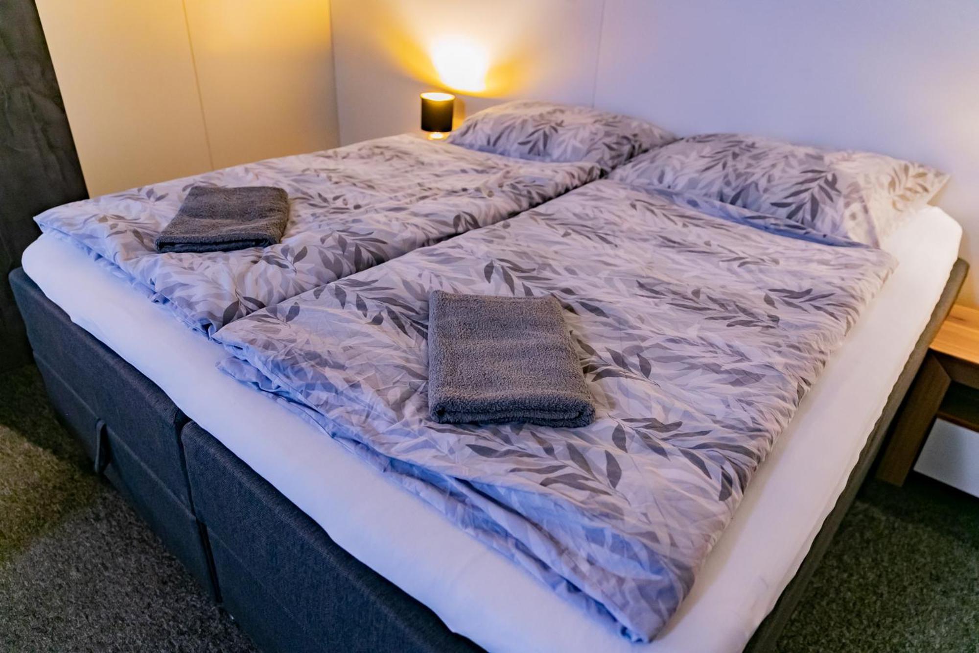 Motel1- A Megfizetheto Luxus! Dunaujvaros Luaran gambar