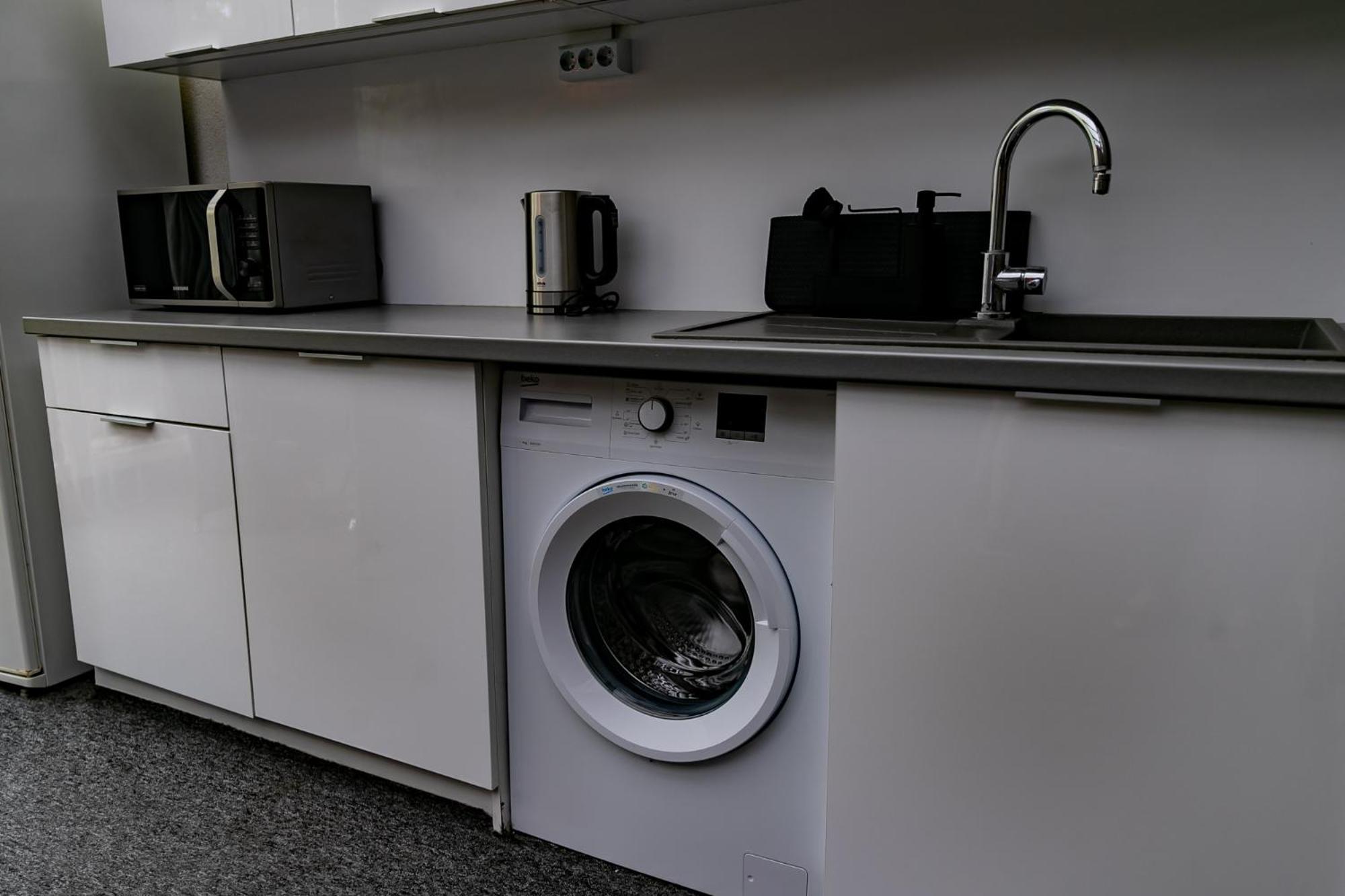 Motel1- A Megfizetheto Luxus! Dunaujvaros Luaran gambar