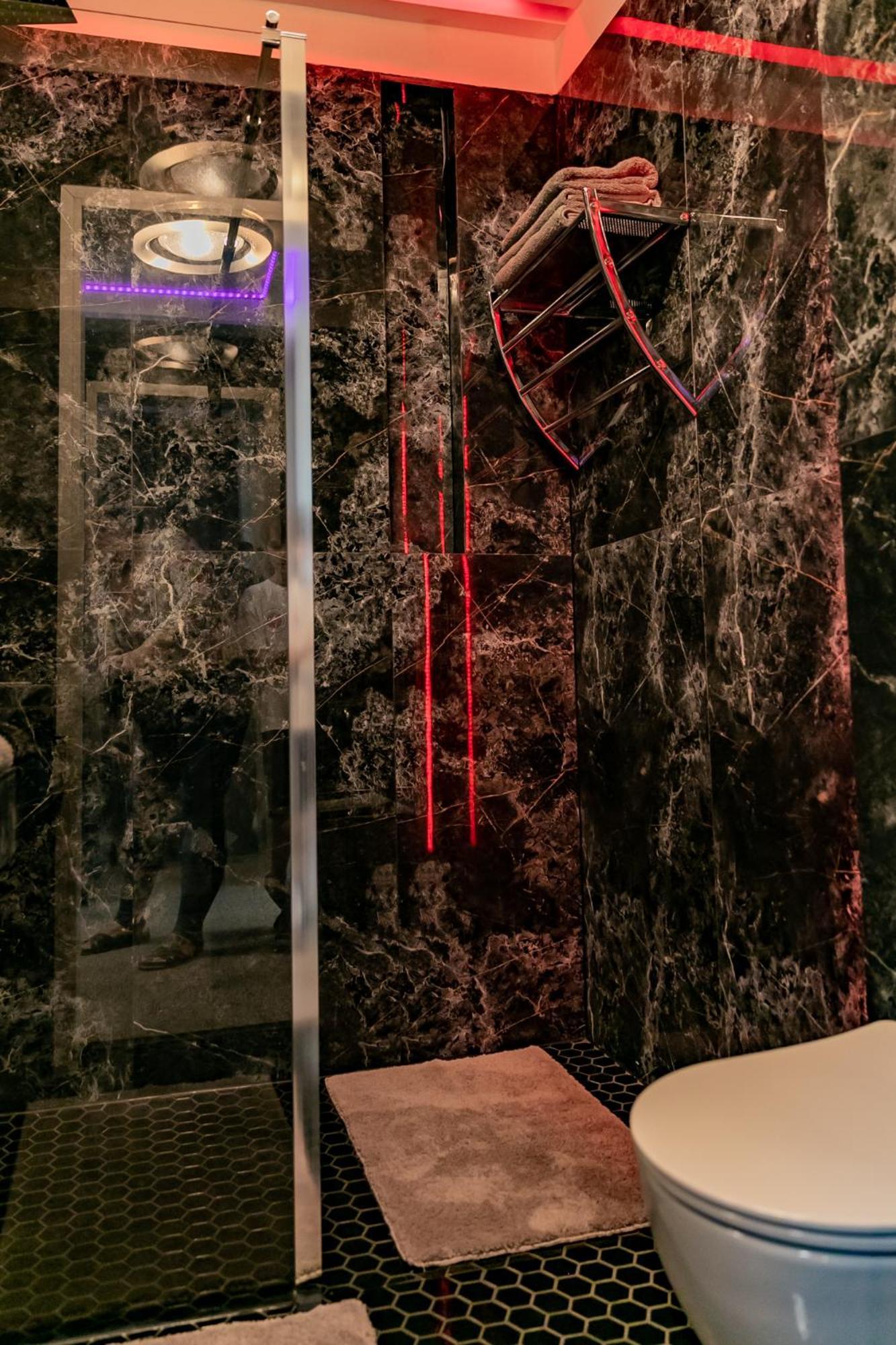 Motel1- A Megfizetheto Luxus! Dunaujvaros Luaran gambar