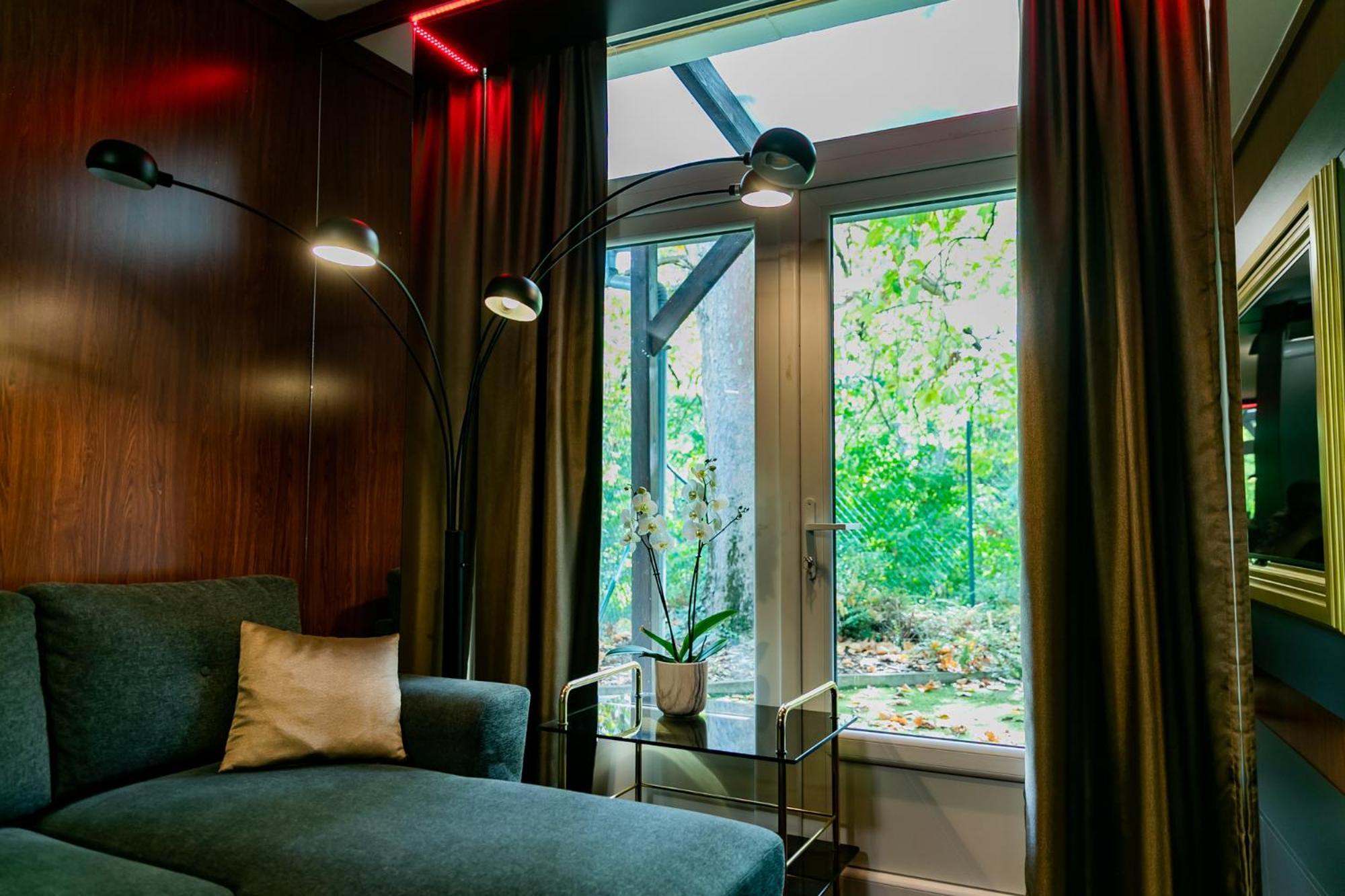 Motel1- A Megfizetheto Luxus! Dunaujvaros Luaran gambar